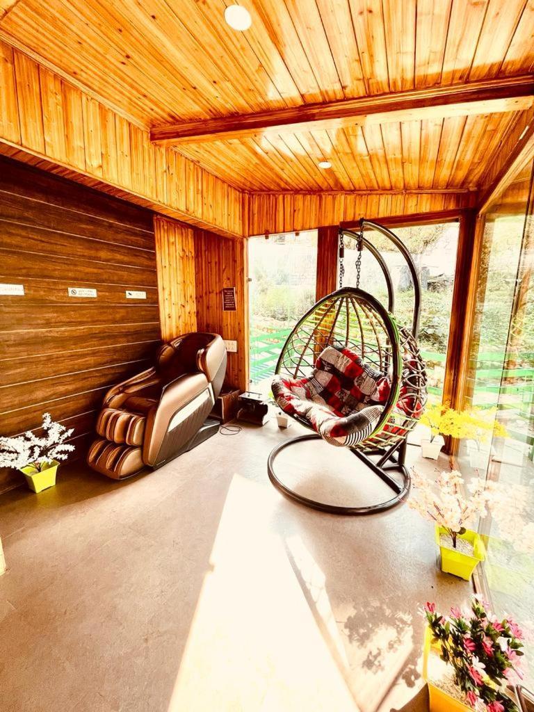 Tata Vista Resort Mall Road Manali - Centrally Heated & Air Cooled Exteriör bild
