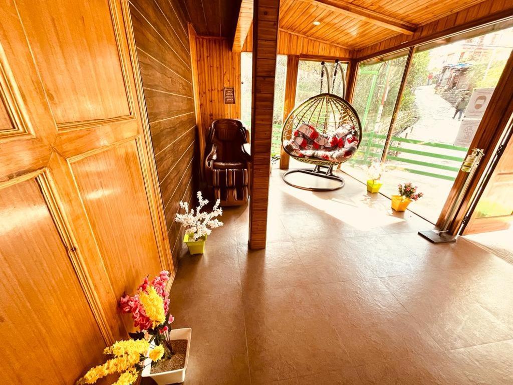 Tata Vista Resort Mall Road Manali - Centrally Heated & Air Cooled Exteriör bild