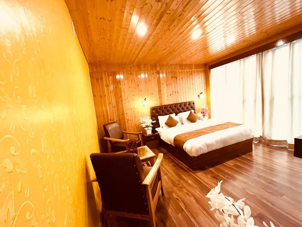 Tata Vista Resort Mall Road Manali - Centrally Heated & Air Cooled Exteriör bild