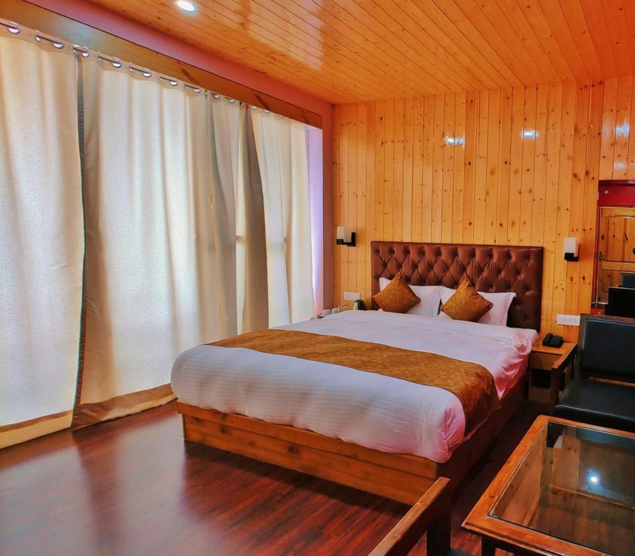 Tata Vista Resort Mall Road Manali - Centrally Heated & Air Cooled Exteriör bild