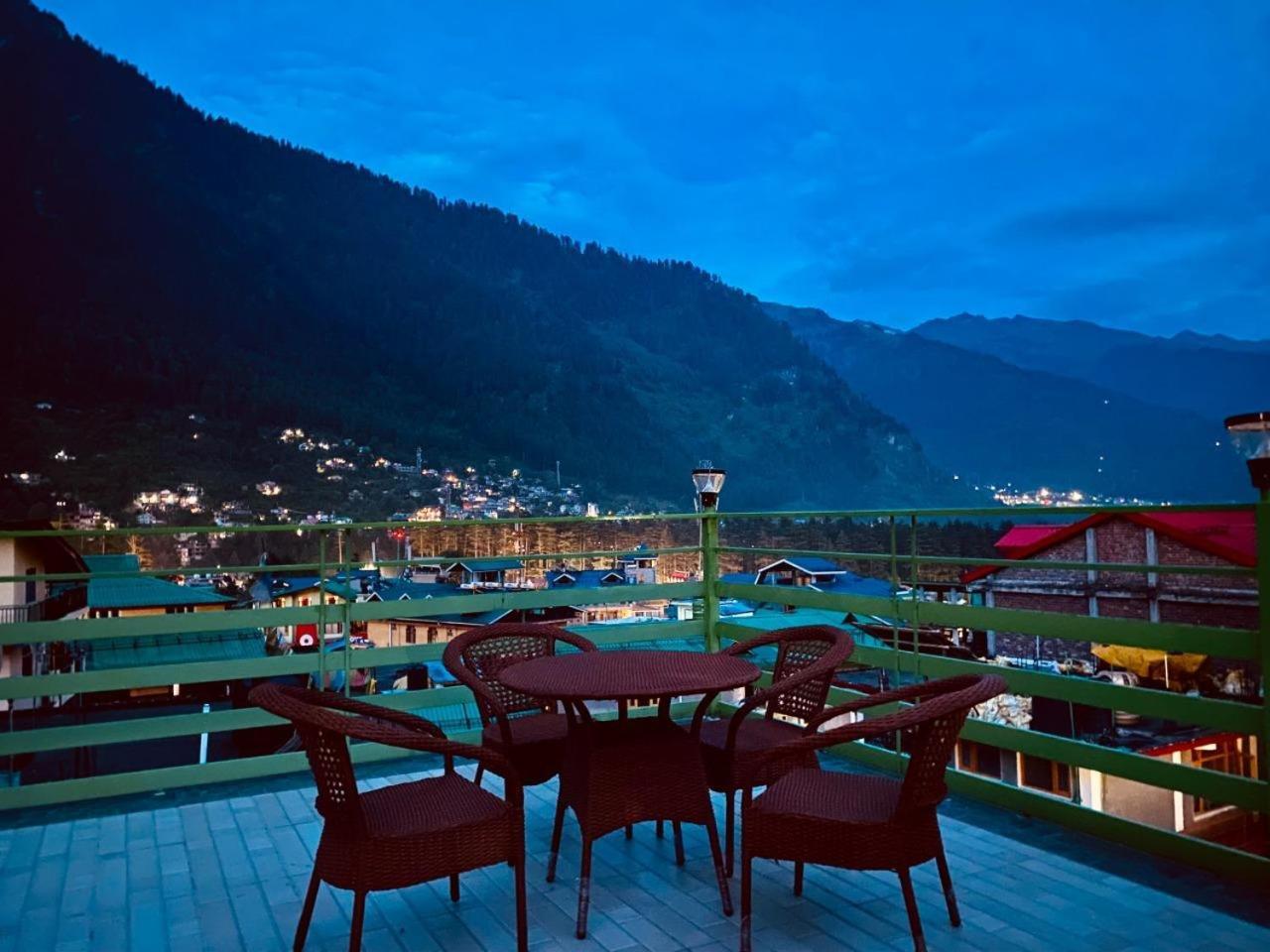 Tata Vista Resort Mall Road Manali - Centrally Heated & Air Cooled Exteriör bild